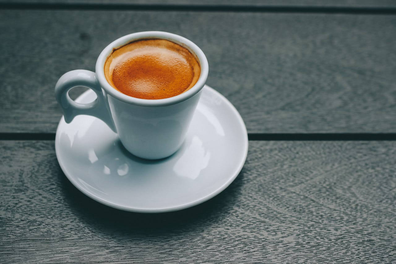 filiżanka z espresso z cremą